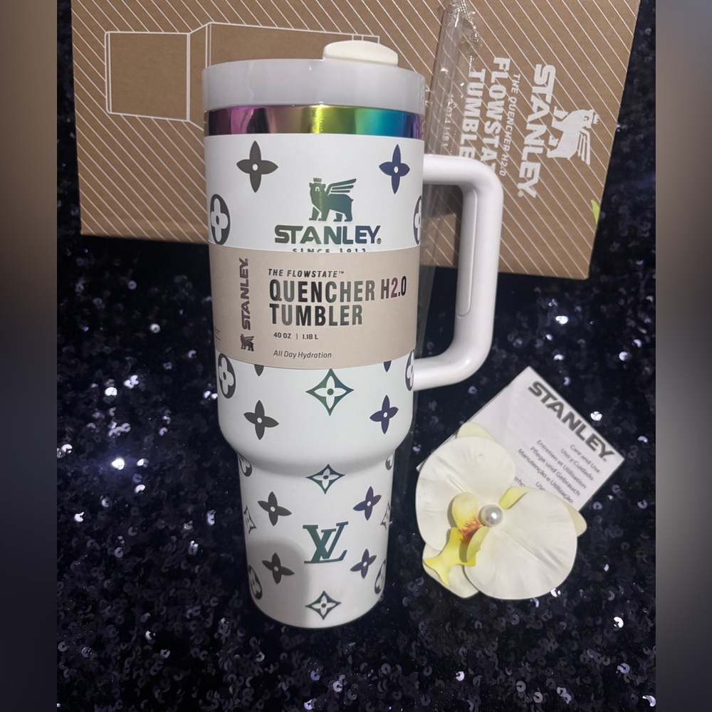 Stanley White Quencher H2.0 Tumbler with Iridescent Accent